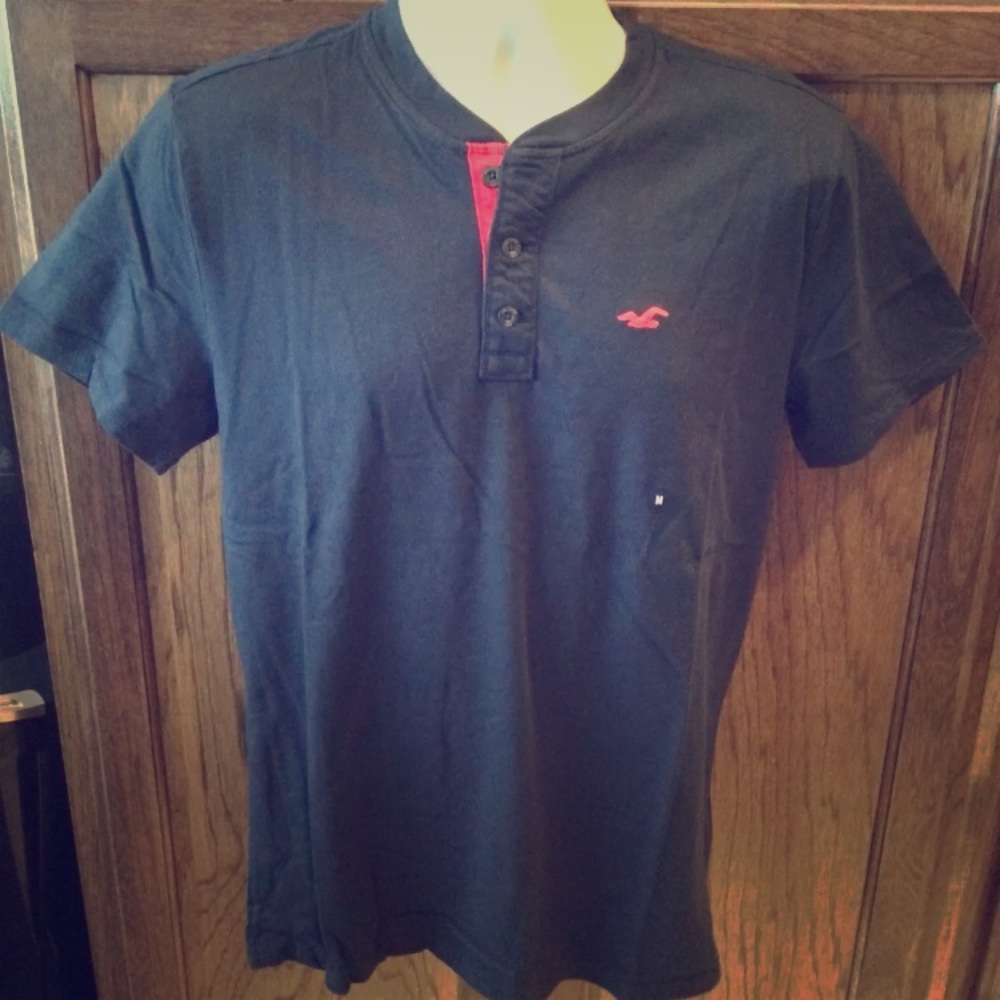 💥SOLD💥NWT Hollister Men’s Henley Tee